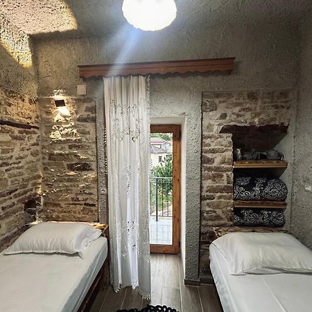 Guest House Lengo Gjirokastra Kültér fotó