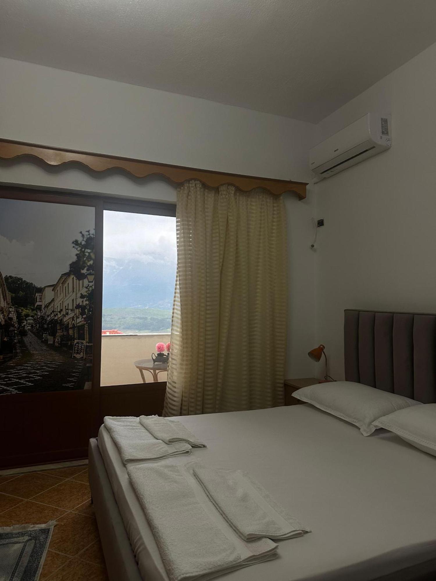 Guest House Lengo Gjirokastra Kültér fotó