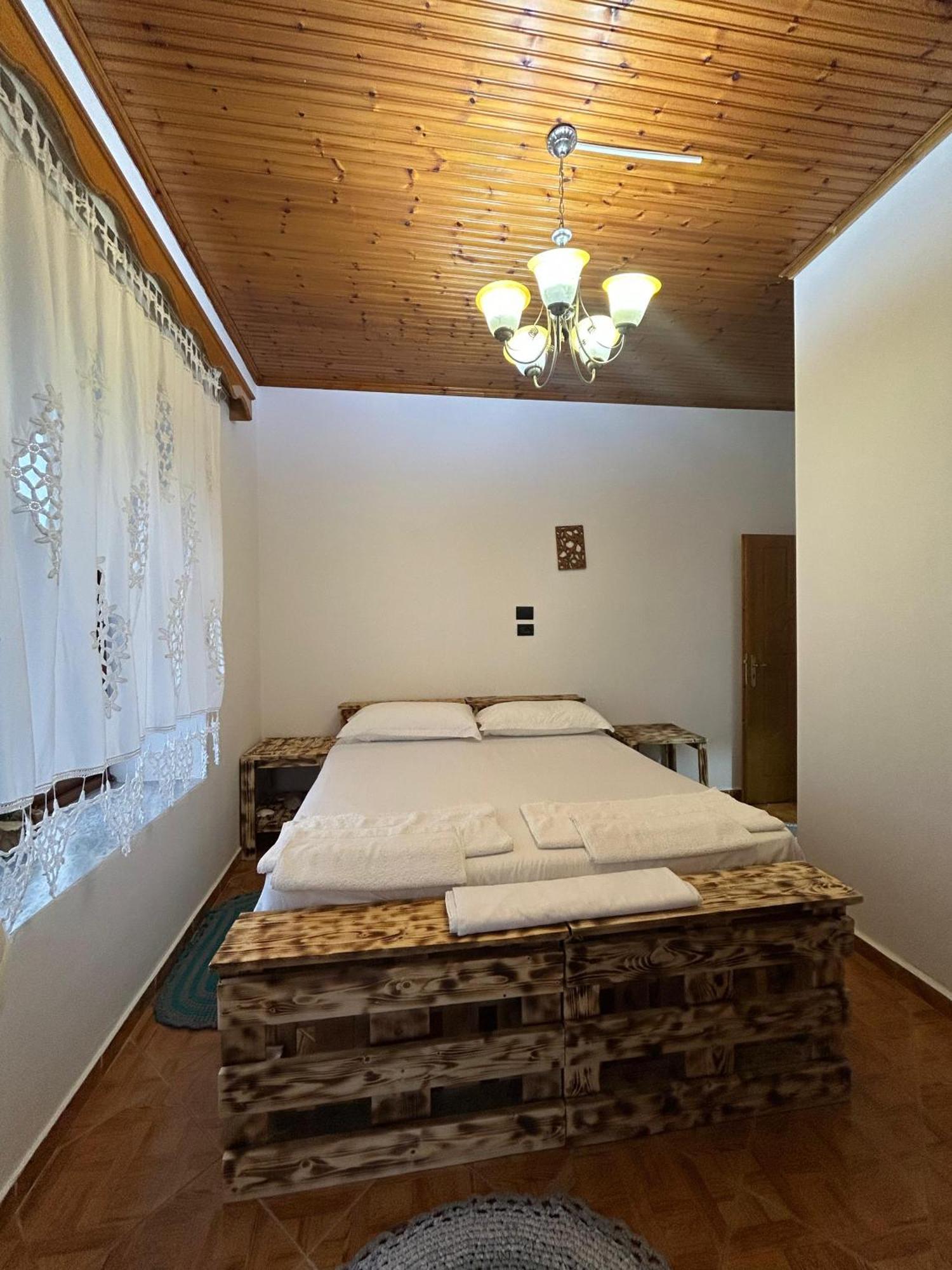 Guest House Lengo Gjirokastra Kültér fotó