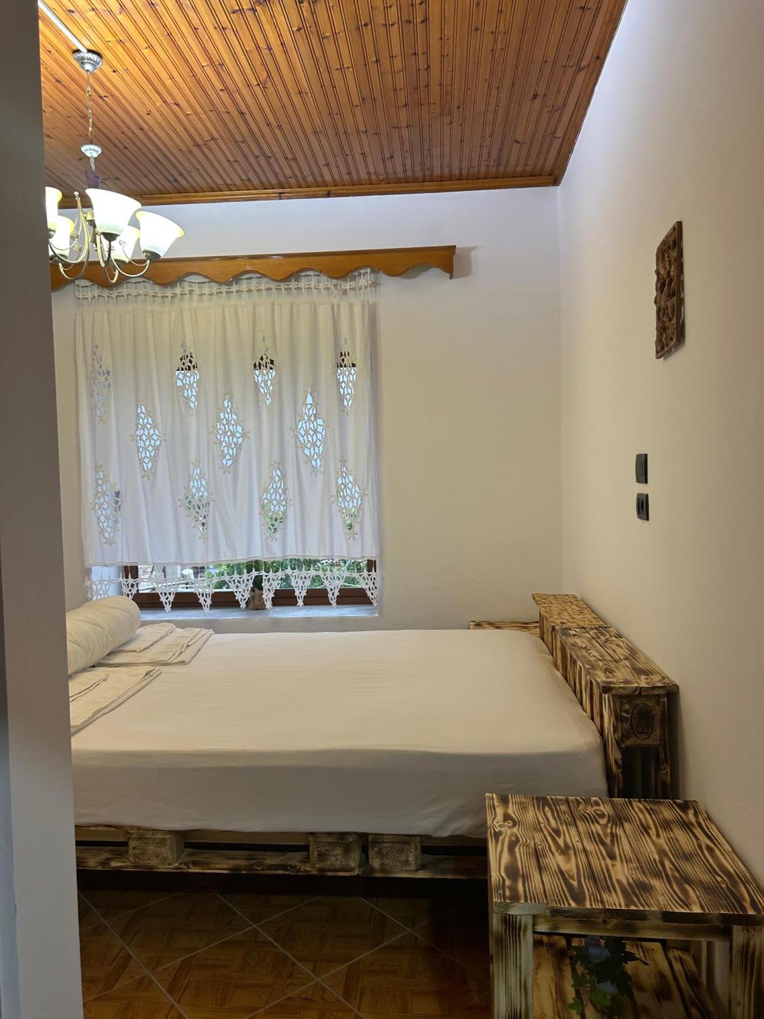 Guest House Lengo Gjirokastra Kültér fotó