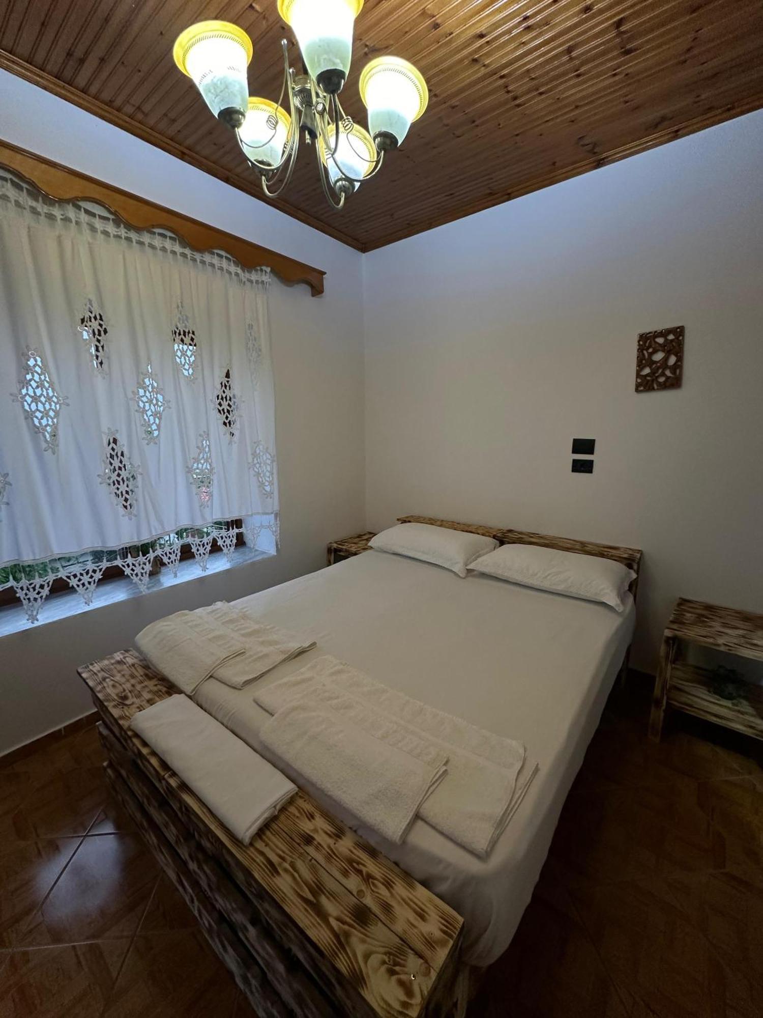 Guest House Lengo Gjirokastra Kültér fotó