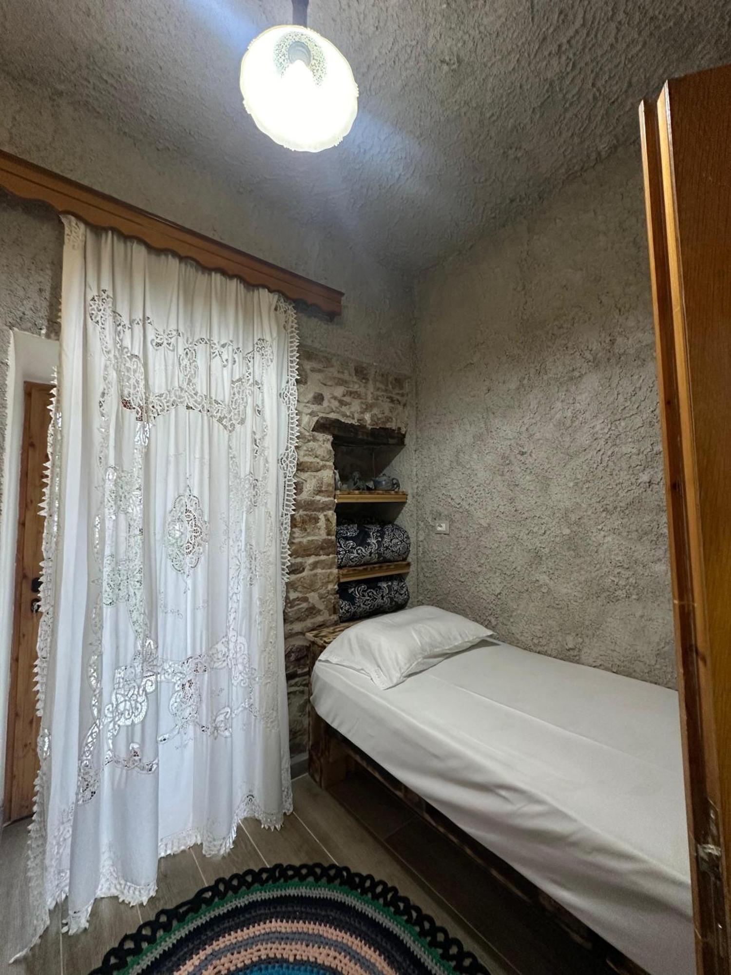 Guest House Lengo Gjirokastra Kültér fotó